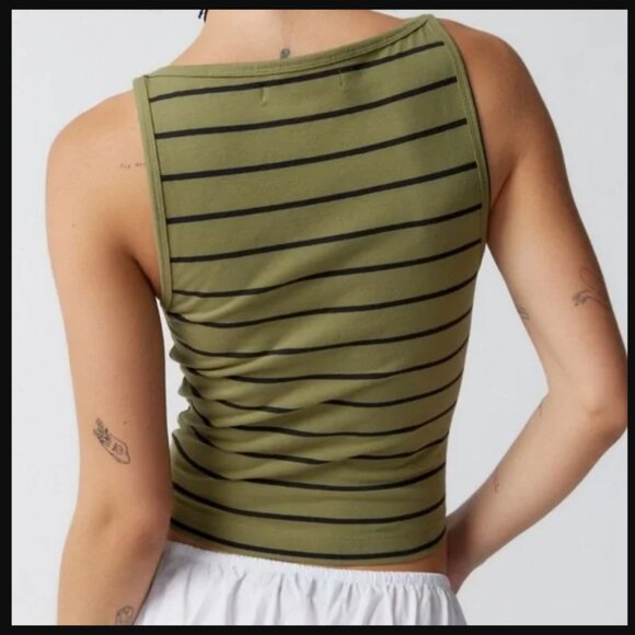 ★ NWT Urban Outfitters Mercedes Tank Top, Size M - Picture 2 of 8